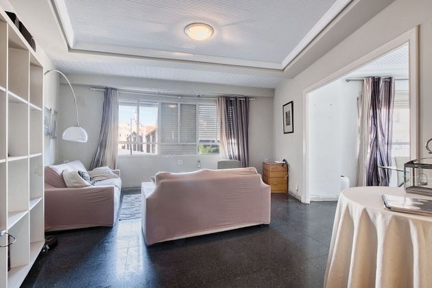 Foto 2 de Venta de piso en El Mercat de 4 habitaciones con balcón y aire acondicionado