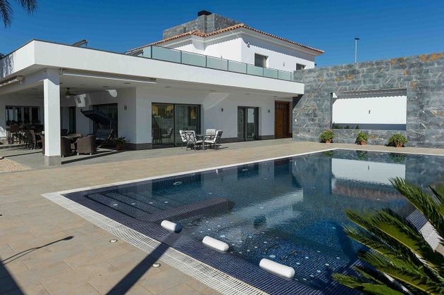 Foto 1 de Xalet en venda a calle Federico Mtnez Pastor de 5 habitacions amb terrassa i piscina