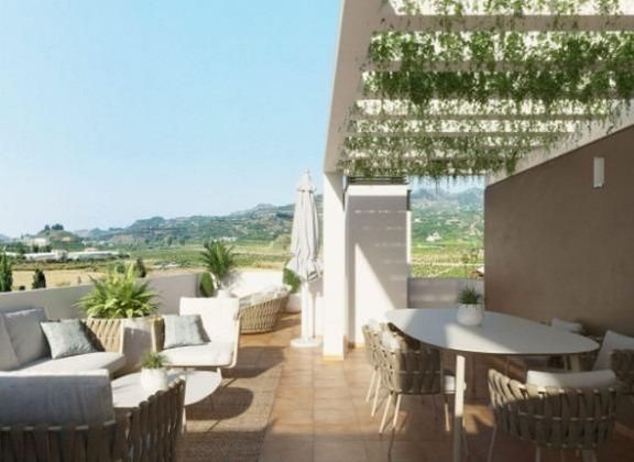 Foto 1 de Ático en venta en Camino Viejo de Málaga de 3 habitaciones con terraza y piscina