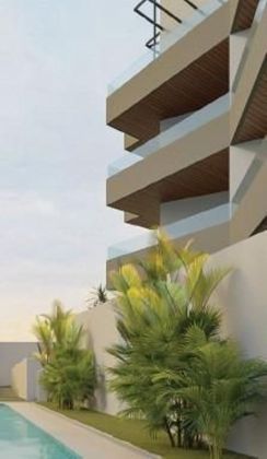 Foto 1 de Venta de piso en Urbanización Santa Rosa de 3 habitaciones con terraza y piscina
