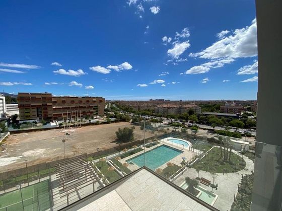 Foto 1 de Piso en venta en El Cónsul - Ciudad Universitaria de 2 habitaciones con terraza y piscina