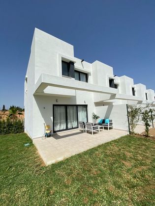 Foto 1 de Casa adosada en venta en Pinos de Alhaurín - Periferia de 3 habitaciones con terraza y piscina