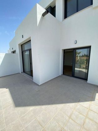 Foto 1 de Casa adosada en venta en Pinos de Alhaurín - Periferia de 3 habitaciones con terraza y jardín