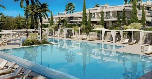 Foto 2 de Pis en venda a Los Monteros - Bahía de Marbella de 4 habitacions amb terrassa i piscina
