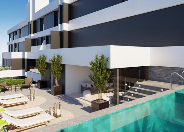 Foto 1 de Venta de ático en Zona Puerto Deportivo de 3 habitaciones con terraza y piscina