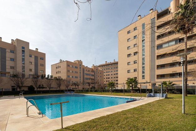 Foto 1 de Piso en venta en Campus de la Salud de 3 habitaciones con terraza y piscina