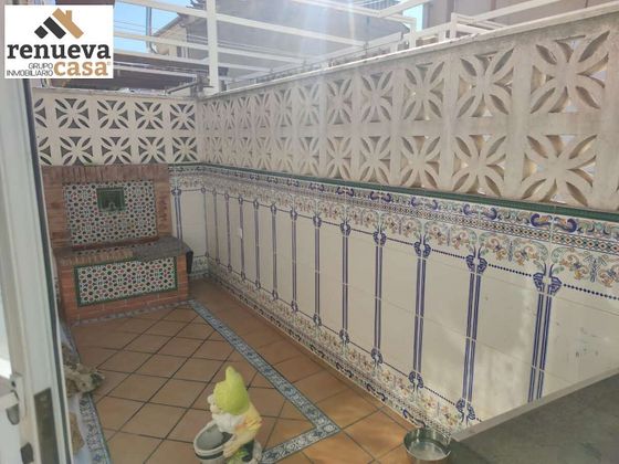 Foto 2 de Casa adossada en venda a Zona de San Cayetano de 3 habitacions amb balcó i aire acondicionat