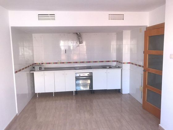 Foto 2 de Pis en venda a Águilas ciudad de 2 habitacions amb calefacció i ascensor