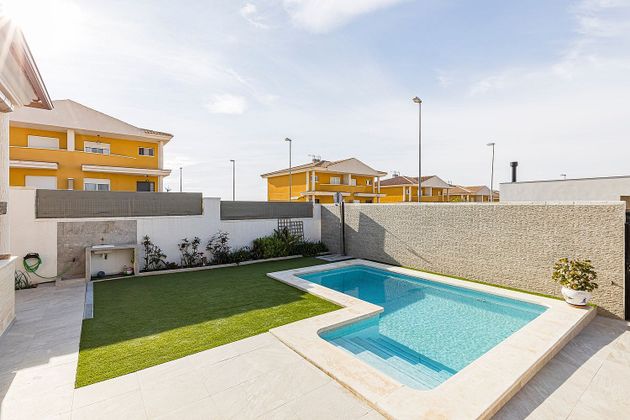 Foto 2 de Xalet en venda a calle Eden de 4 habitacions amb terrassa i piscina