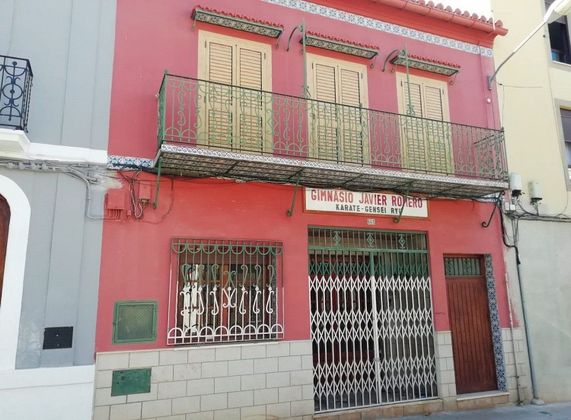 Foto 1 de Casa en venda a Centro - Bétera de 5 habitacions amb terrassa i balcó