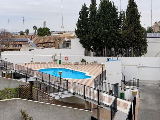 Foto 1 de Casa en venta en Ayuntamiento - El Salvador de 3 habitaciones con terraza y piscina