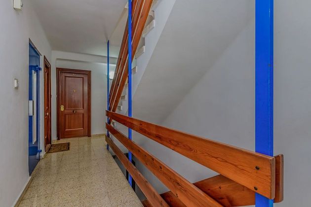 Foto 2 de Venta de piso en El Alborgí de 3 habitaciones con ascensor