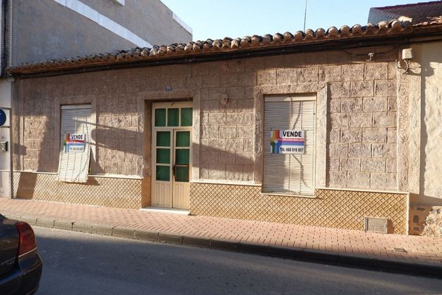 Foto 1 de Casa adosada en venta en San Pedro del Pinatar de 4 habitaciones con jardín