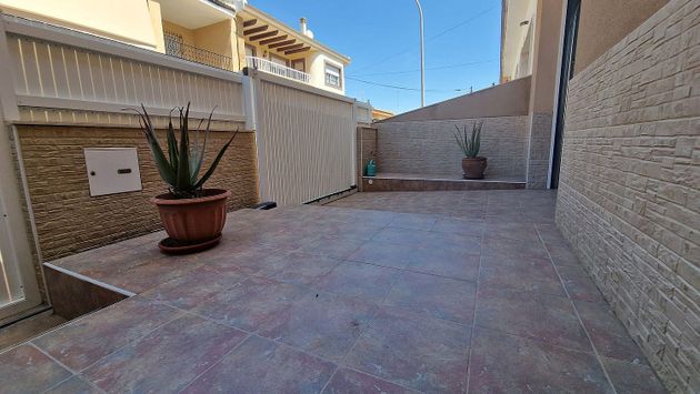 Foto 2 de Casa adosada en venta en San Pedro del Pinatar de 4 habitaciones con terraza y garaje