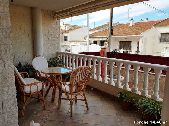 Foto 2 de Casa adossada en venda a San Pedro del Pinatar de 4 habitacions amb terrassa i garatge