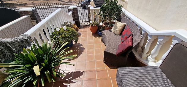 Foto 1 de Casa adosada en venta en San Pedro del Pinatar de 5 habitaciones con terraza y jardín