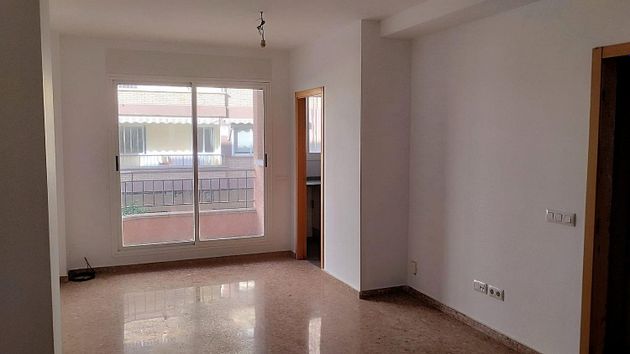 Foto 1 de Piso en venta en Antigua Moreria de 2 habitaciones con terraza y balcón