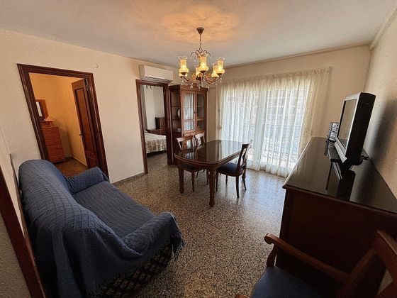 Foto 1 de Pis en lloguer a Benicalap de 4 habitacions amb balcó i aire acondicionat