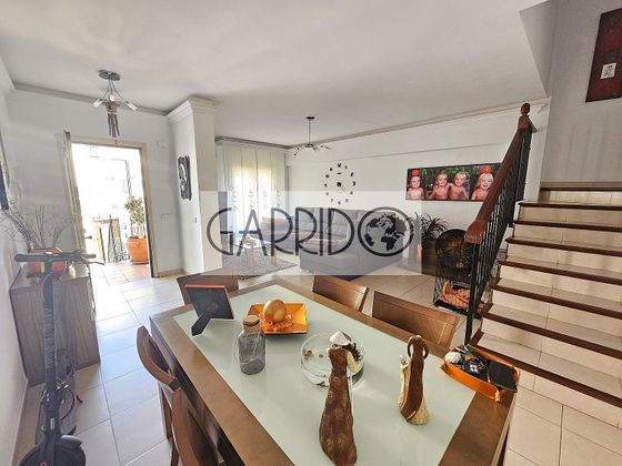 Foto 1 de Casa adossada en venda a calle Vertedera de 4 habitacions amb terrassa i balcó