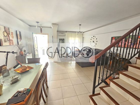 Foto 2 de Casa adossada en venda a calle Vertedera de 4 habitacions amb terrassa i balcó