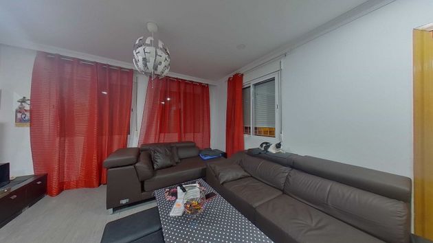 Foto 1 de Chalet en venta en Riba-roja de Túria de 4 habitaciones con terraza y garaje