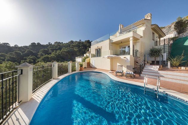 Foto 2 de Casa en venda a calle Monte Leon de 3 habitacions amb terrassa i piscina