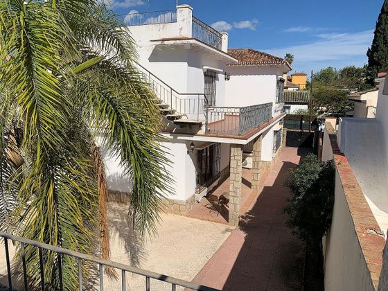 Foto 2 de Chalet en venta en Pedregalejo de 5 habitaciones con terraza y piscina