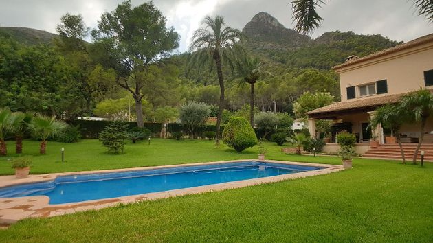 Foto 1 de Xalet en venda a calle Marxuquera Baja de 5 habitacions amb terrassa i piscina