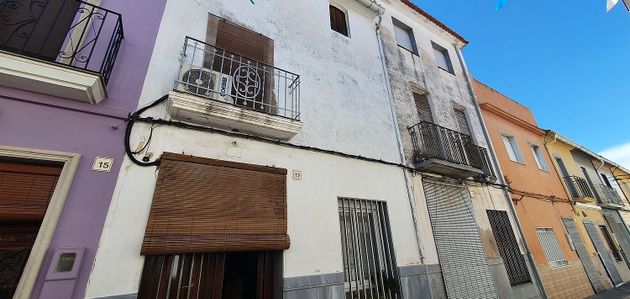 Foto 2 de Chalet en venta en calle Sant Miquel de 3 habitaciones con terraza y balcón