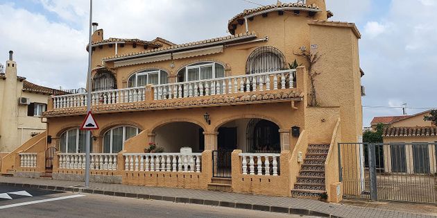 Foto 1 de Pis en venda a calle Marieta Casiana de 4 habitacions amb terrassa i garatge