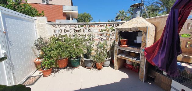 Foto 2 de Casa en venda a calle Fatima de 3 habitacions amb terrassa i jardí