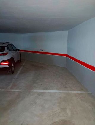 Foto 2 de Garatge en venda a calle Calderon de la Barca de 25 m²