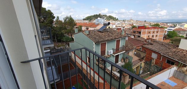 Foto 1 de Casa adosada en venta en calle Serra de 4 habitaciones con terraza y piscina