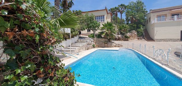 Foto 1 de Xalet en venda a calle Santa Marta de 4 habitacions amb terrassa i piscina