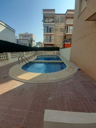 Foto 2 de Pis en venda a Playa de Gandia de 2 habitacions amb terrassa i piscina
