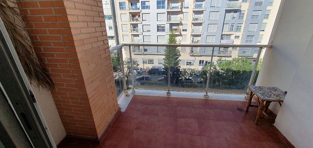 Foto 2 de Àtic en venda a calle De Les Càtedres de 2 habitacions amb terrassa i balcó