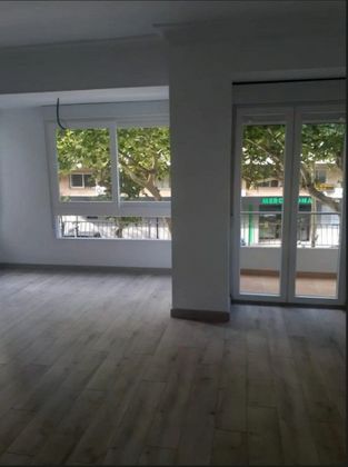 Foto 2 de Venta de piso en Plaça Eliptica-Republica Argentina-Germanies de 4 habitaciones con balcón y calefacción