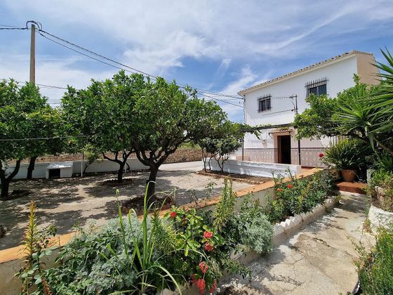Foto 1 de Xalet en venda a calle Venta Baja de 4 habitacions amb terrassa i jardí