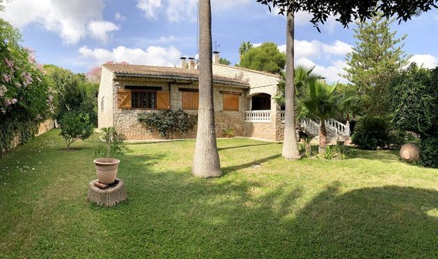 Foto 2 de Xalet en venda a Rocafort de 9 habitacions amb terrassa i jardí