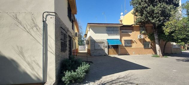 Foto 2 de Casa en venda a Juan XXIII de 4 habitacions amb terrassa i aire acondicionat