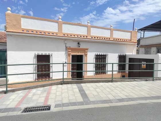 Foto 1 de Casa en venda a calle Juan Ramón Jimenez de 4 habitacions amb terrassa i garatge