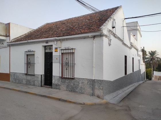 Foto 2 de Casa adosada en venta en calle Toledo de 6 habitaciones con terraza y garaje
