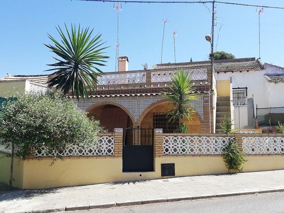 Foto 1 de Xalet en venda a calle Constancia de 5 habitacions amb terrassa i jardí