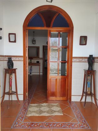 Foto 2 de Chalet en venta en calle Malaga de 4 habitaciones con terraza y jardín