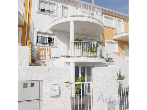 Foto 1 de Venta de casa en calle Europa de 4 habitaciones con terraza y piscina