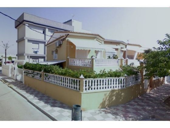 Foto 1 de Casa en venda a calle M Sanchis Guarner de 3 habitacions amb terrassa i garatge