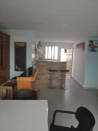 Foto 2 de Casa en venda a avenida De la Mota de 4 habitacions amb terrassa i garatge