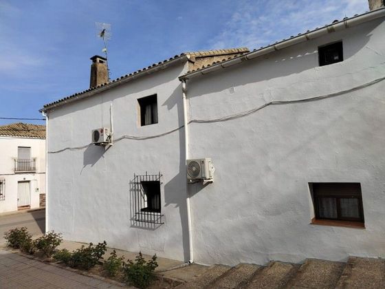 Foto 2 de Casa rural en venda a calle Juan Carlos I de España de 4 habitacions amb aire acondicionat