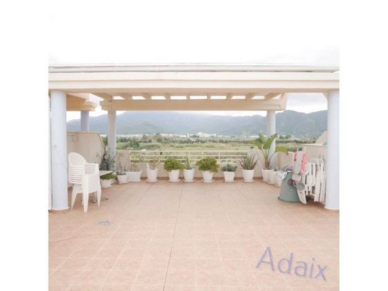 Foto 2 de Àtic en venda a avenida Arnau Bosquets de 3 habitacions amb terrassa i piscina