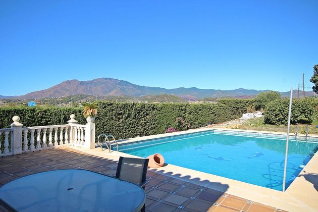 Foto 1 de Xalet en venda a El Padrón - El Velerín - Voladilla de 3 habitacions amb terrassa i piscina
